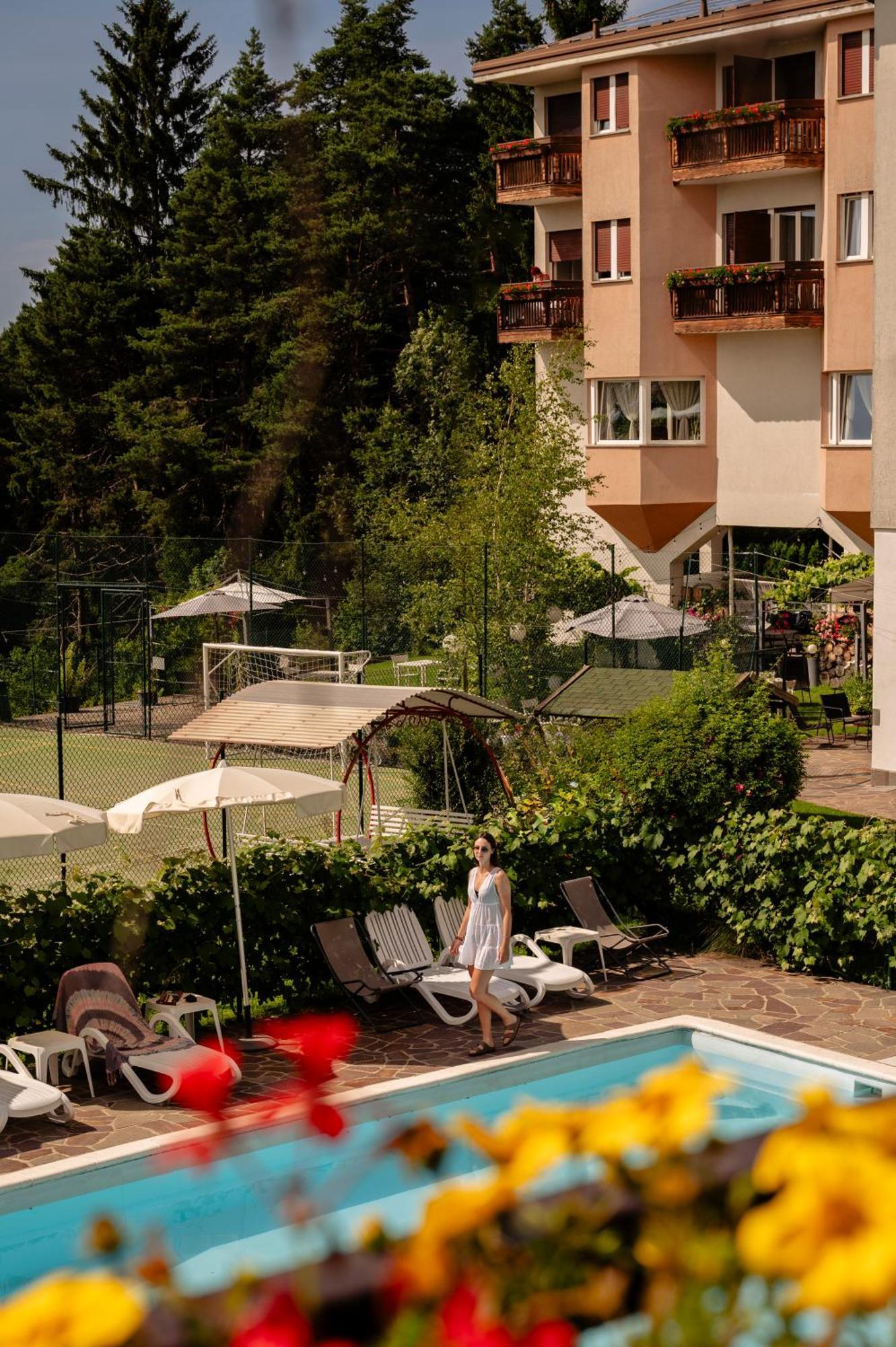 Hotel Scoiattolo Baselga di Pinè Eksteriør billede